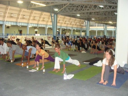 YOGA SHOW 2008 YOGA AID